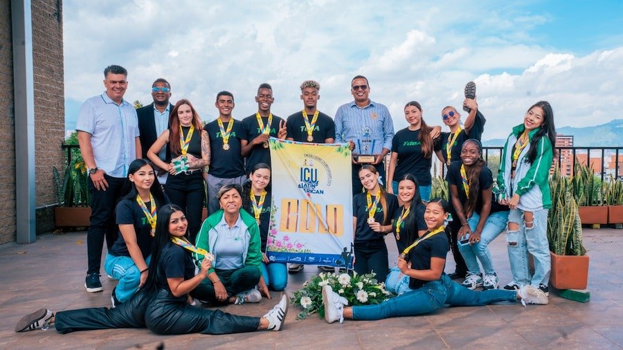 TdeA reconoció a campeones latinoamericanos de porrismo universitario